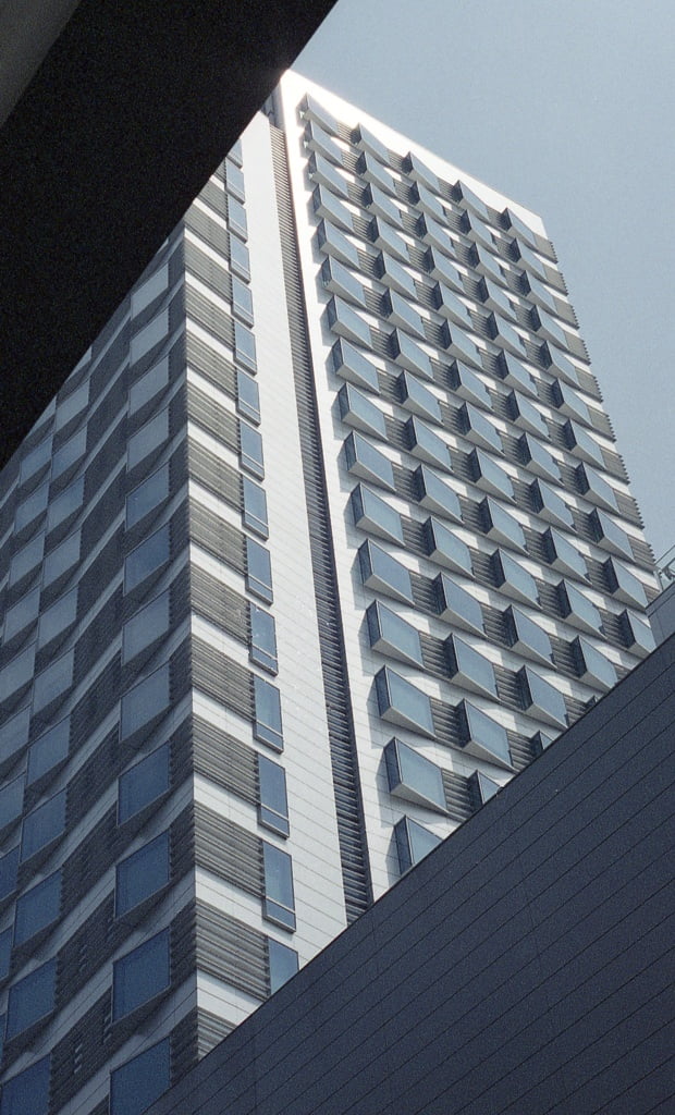 Office building in Taipei Xinyi
Fujicolor Reala 500D