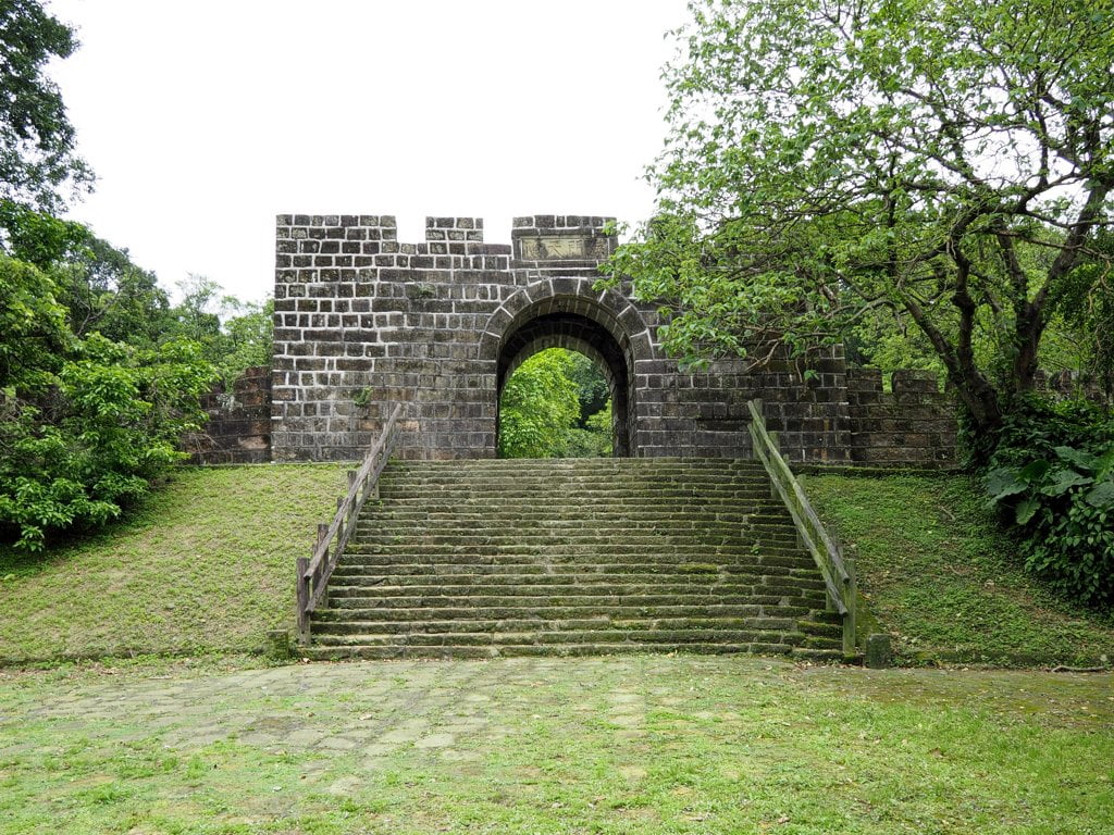 Ershawan Fort, 海門天險 (Hǎimén tiānxiǎn)