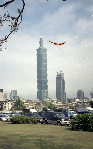 Photo of Taipei 101 and Nanshan Plaza under construction.