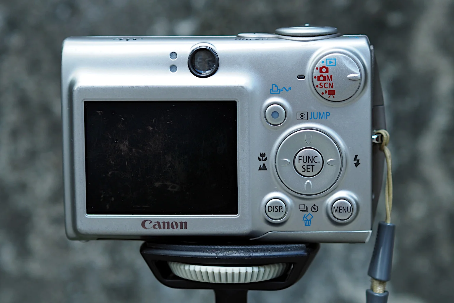 Canon Digital IXUS 700 - using a camera from 2005 today - Alex