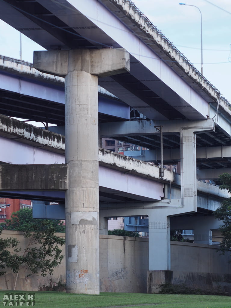 Expressway bridges in Taipei