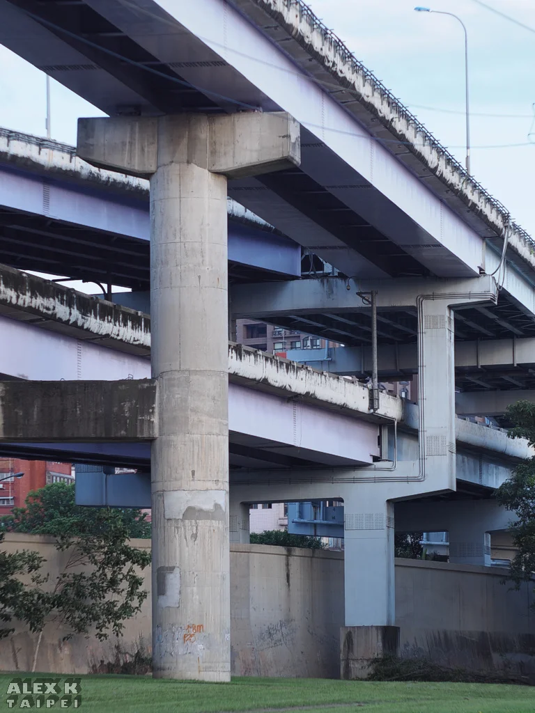 Expressway bridges in Taipei