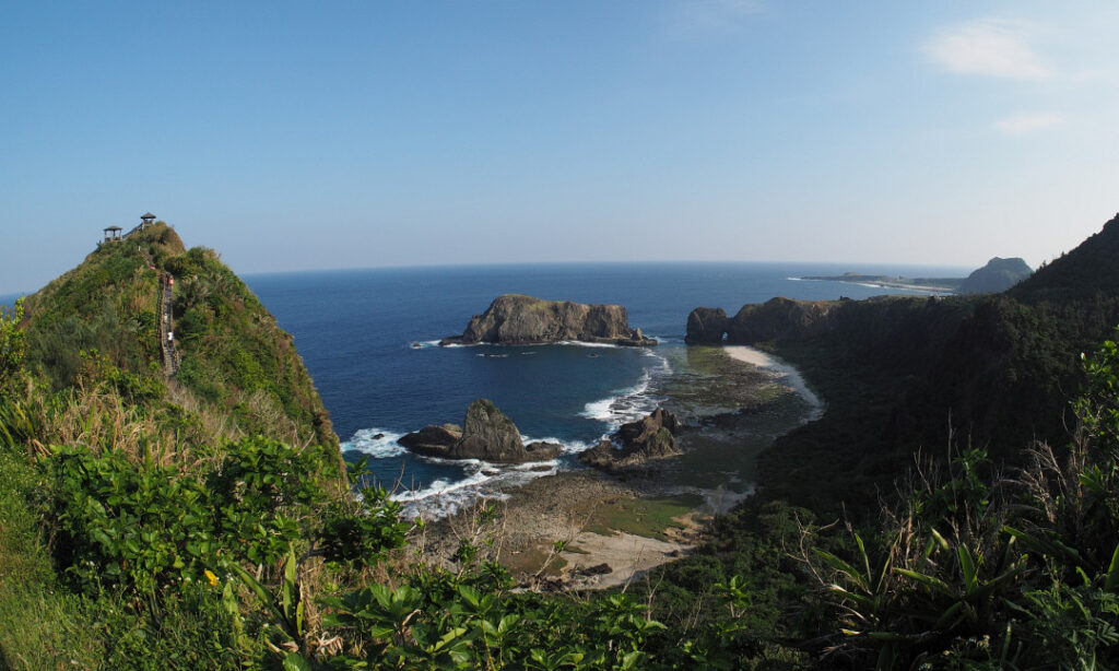 Little Great Wall und Sleeping Beauty auf Green Island Taiwan Kalender 2025