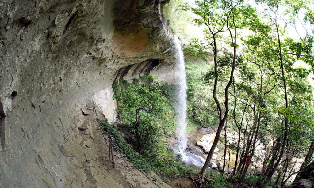 Wasserfall in Sandiaoling Taiwan Kalender 2025